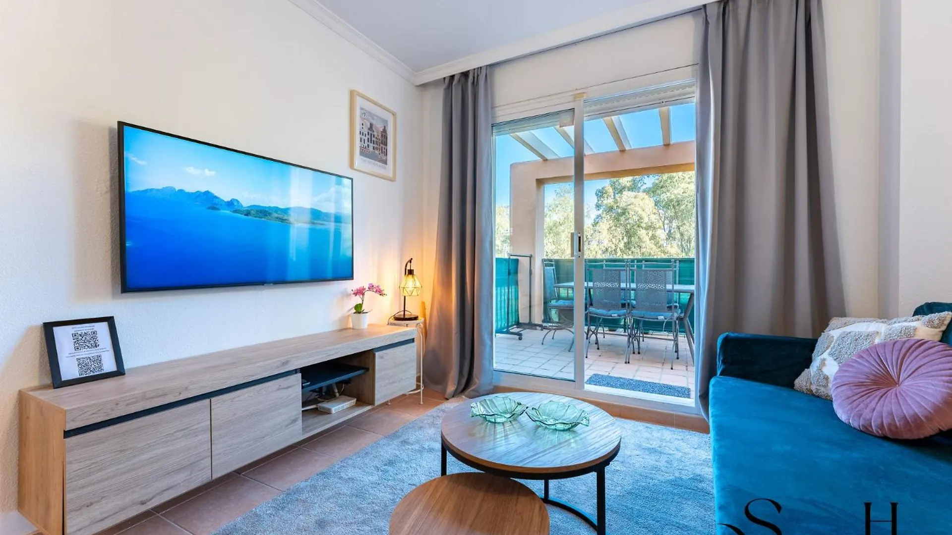 Mountain Views, Pool & Rooftop, Cozy 2Br For 6 Fuengirola 0*,  Spain