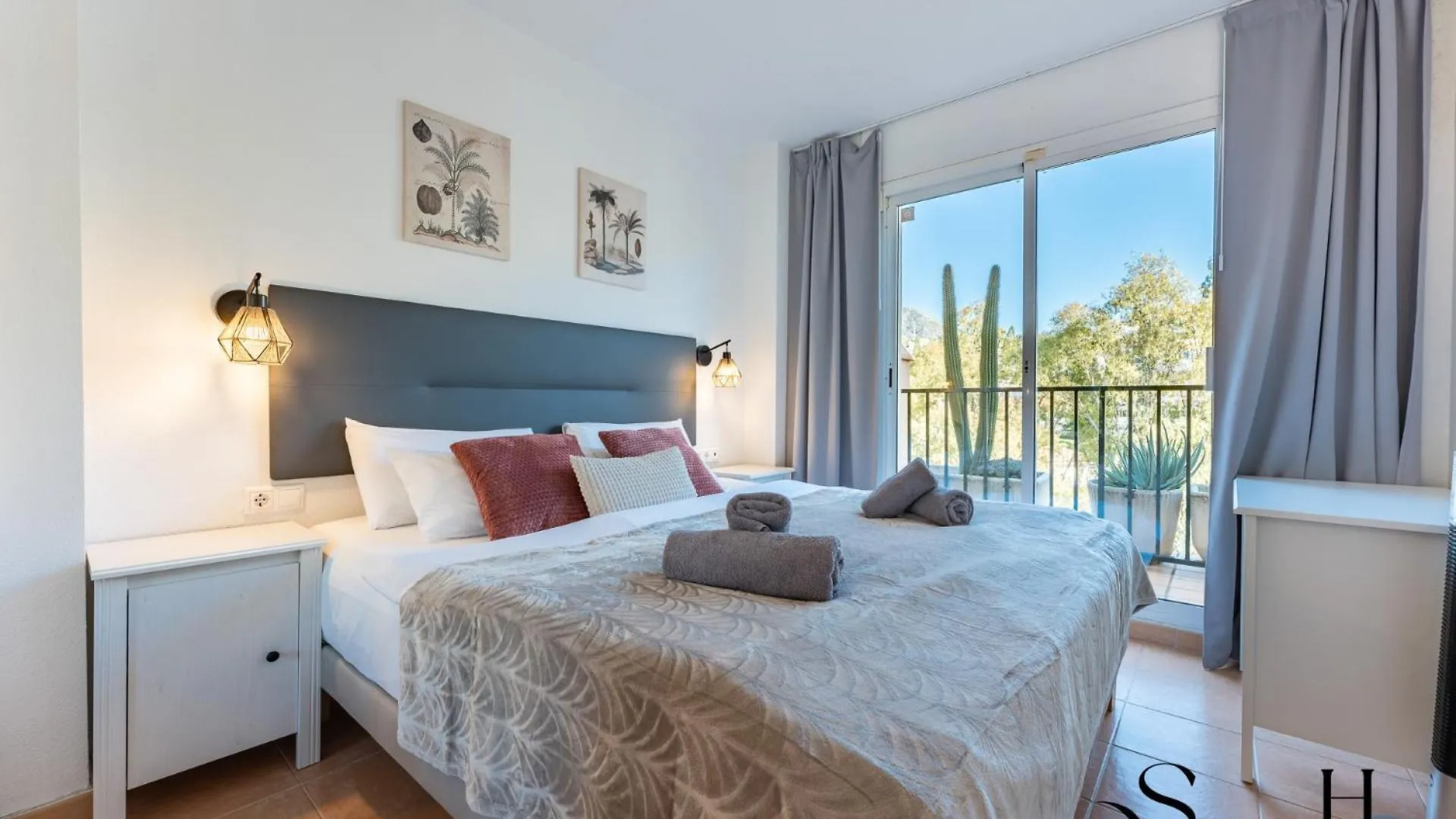 Apartment Mountain Views, Pool & Rooftop, Cozy 2Br For 6 Fuengirola