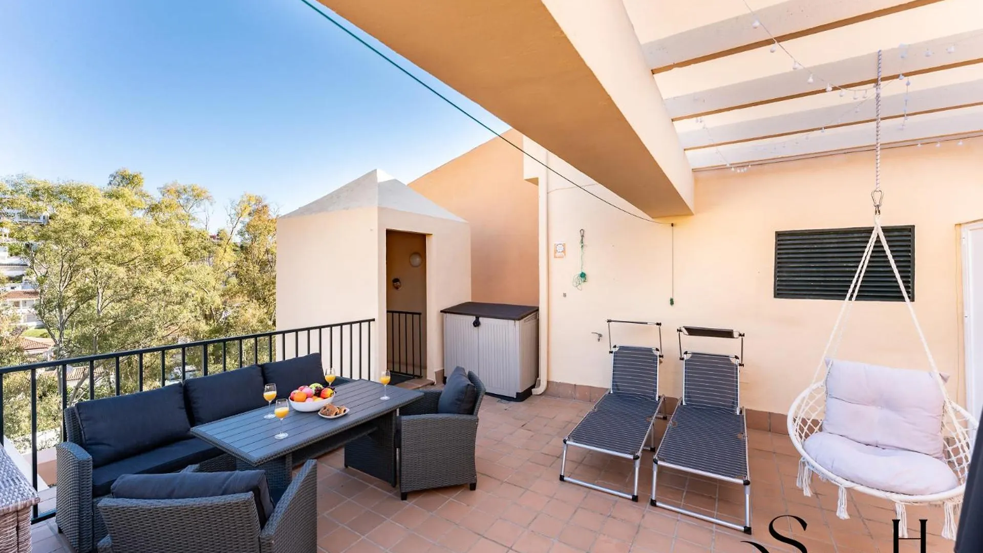 Mountain Views, Pool & Rooftop, Cozy 2Br For 6 Fuengirola Apartment