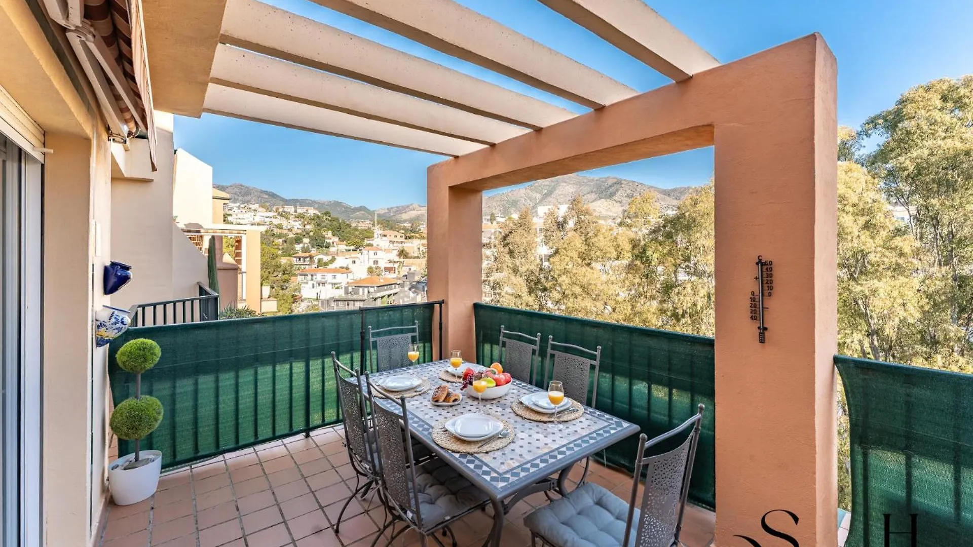 Mountain Views, Pool & Rooftop, Cozy 2Br For 6 Fuengirola